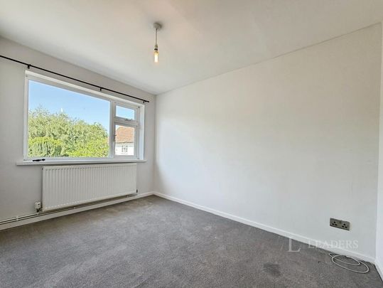 3 bedroom flat to rent - Photo 1