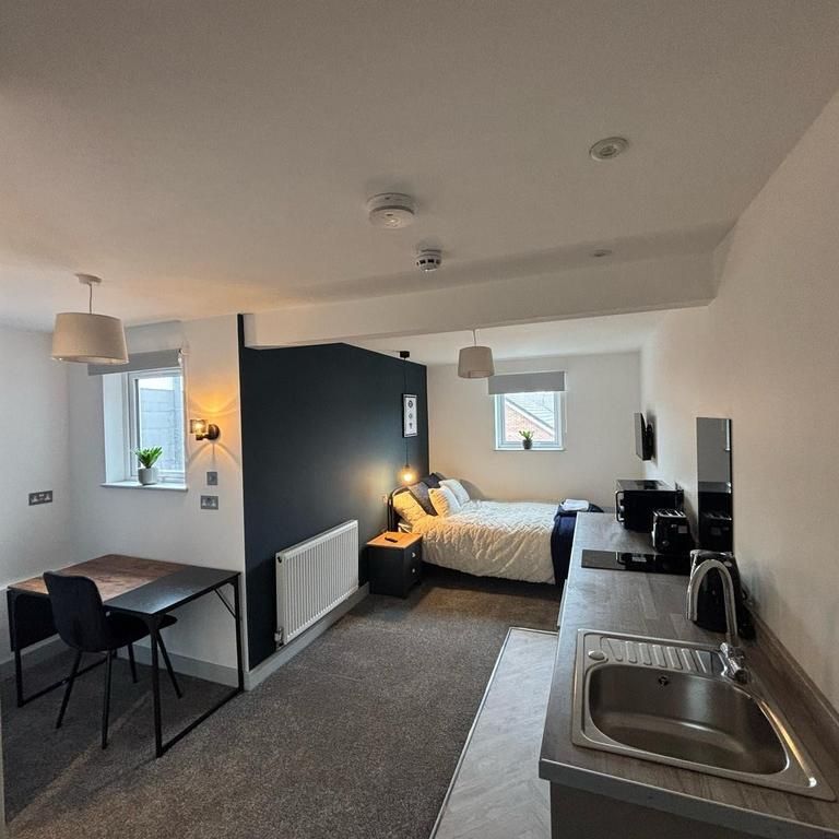 6 bedroom house to rent - Photo 1