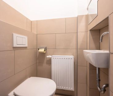 Sanierte 2 Zi.-Altbauwohnung zur unbefristeten Miete: Wohnküche + 1... - Photo 6