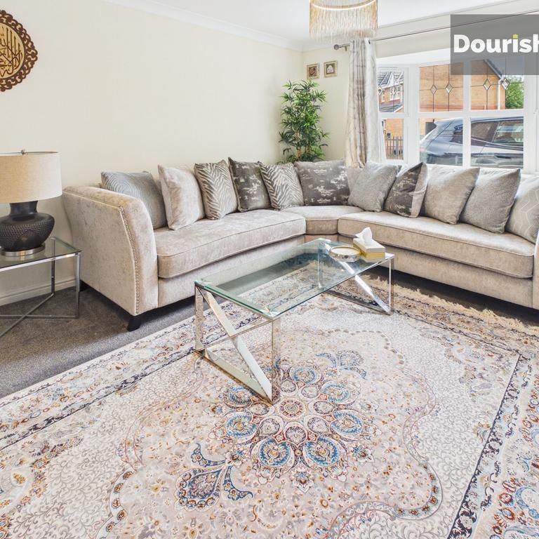 4 bedroom detached house to rent - Photo 1