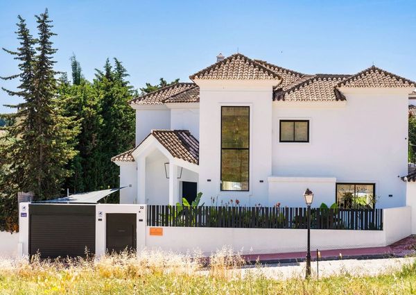 6 bedroom luxury Villa for rent in Nueva Andalucia, Spain