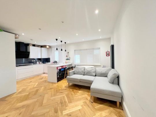 2 bedroom flat to rent - Photo 1
