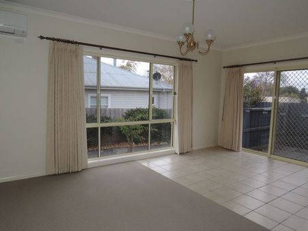 1/77 Brantome Street, Gisborne - Photo 4