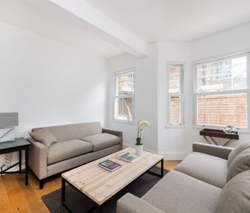 2 Bed Flat, Henslowe Road, SE22 - Photo 2