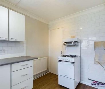 Southerden Close, Hailsham, BN27 - Photo 3