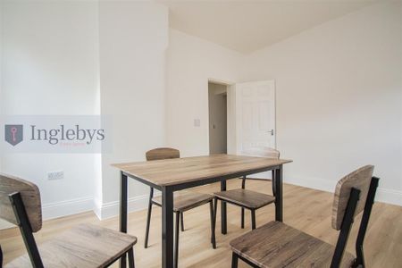 2 bedroom maisonette to rent - Photo 3