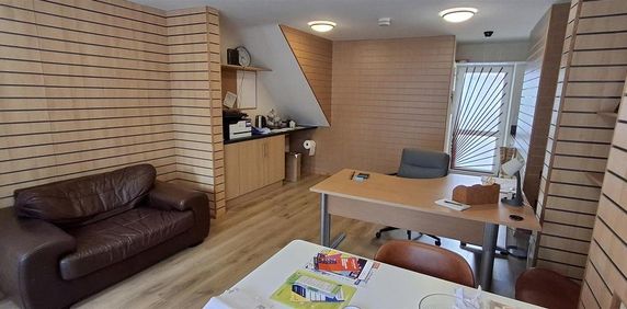 Property to rent - Photo 2