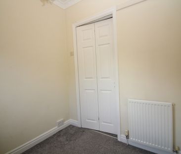 3 Bedroom Mid Terraced House - Photo 4