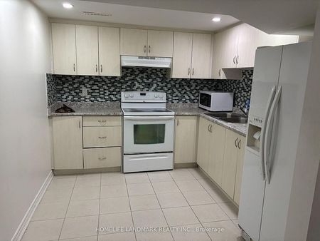 For Lease - 8 Ronaldshay Avenue, Hamilton, Ontario - Photo 5