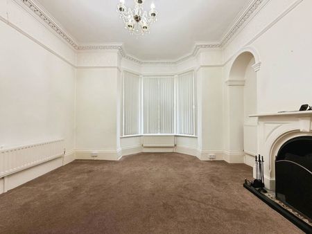 4 bedroom House To Let - Photo 2