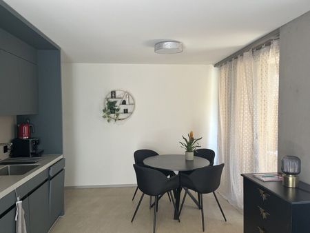 APPARTEMENT DE 2 PIÈCES À KLOTEN (ZH), MEUBLÉ, TEMPORAIRE - Photo 4