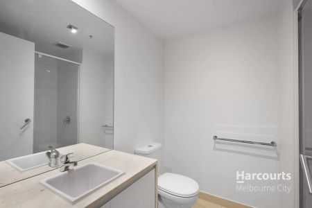 Spacious Two Bedroom with Car space! - Photo 5