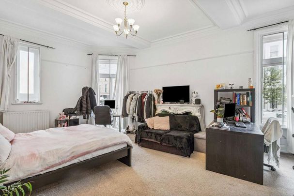 4 bedroom flat to rent - Photo 1