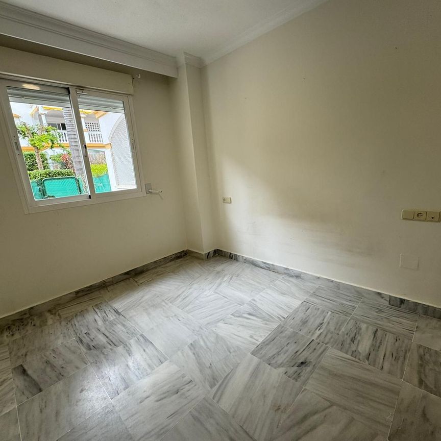 Apartamento planta baja en alquiler en Marbella, Marbella - Photo 1