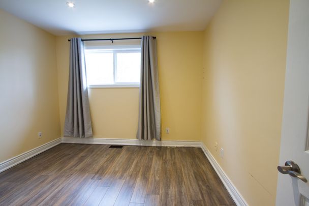For Lease - 40 Foreht Crescent Unit# Main, Aurora, Ontario - Photo 1