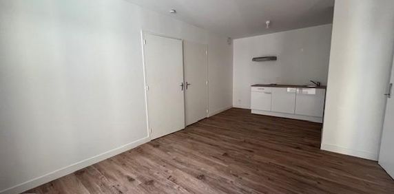 Location Appartement 2 pièces 36m² CHERBOURG-EN-COTENTIN 50100 - Photo 2