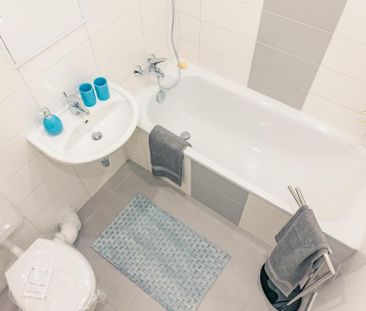 NEU sanierte Familienwohnung mit 2 Balkonen - Photo 1