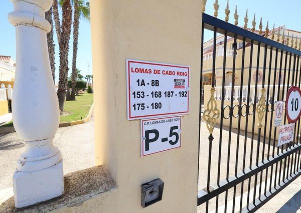 Adosado en la Regia . Temporada larga.