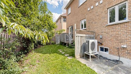 For Lease - 246 Farmstead Road, Richmond Hill, Ontario - Photo 4