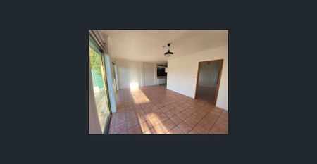 One-Bedroom Granny Flat in a Quiet Location - Photo 5