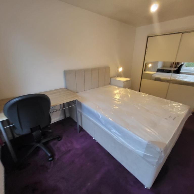 4 bedroom detached house to rent - Photo 1