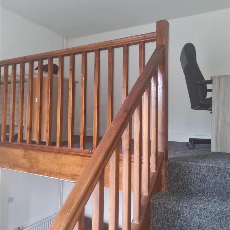 2 bedroom maisonette to rent - Photo 1