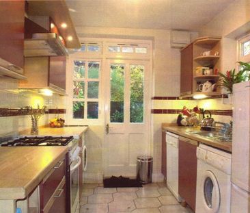 Room in a Shared House, Fitzneal Street, W12 - Photo 5