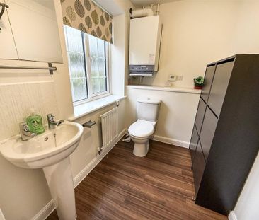 3 bedroom terraced house to rent - Photo 3