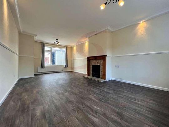 Cotswold Green, Mowmacre Hill, Leicester, LE4 - Photo 1