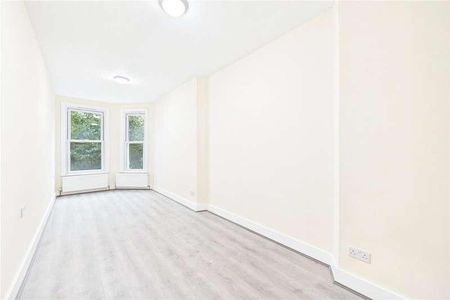 Newbury House, Andover Road, Newbury, Berkshire, RG14 - Photo 3