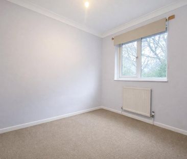 3 bedroom end of terrace house to rent - Photo 3