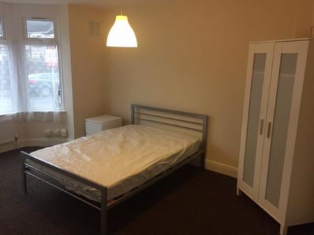 1 Bed Flat For Rent - Photo 2