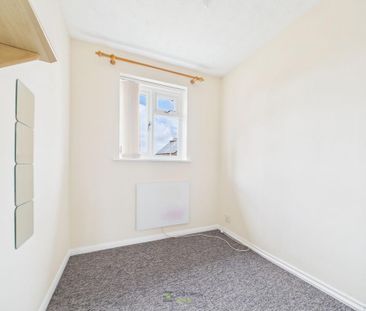 3 bedroom end of terrace house to rent - Photo 4