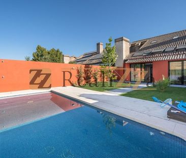 Alquiler de chalet adosado en Paseo Club Deportivo, 2 - Photo 1