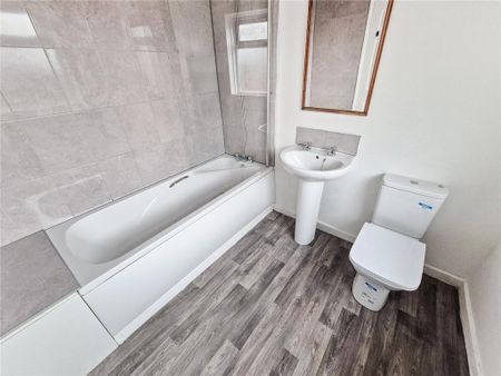 2 bedroom terraced house to rent - Photo 4