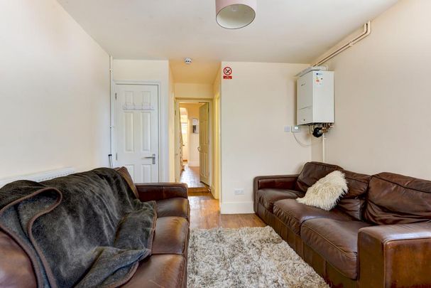 6 bedroom house to rent - Photo 1