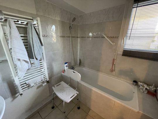 Appartement 72.23 m² - 3 Pièces - Les Angles (30133) - Photo 1