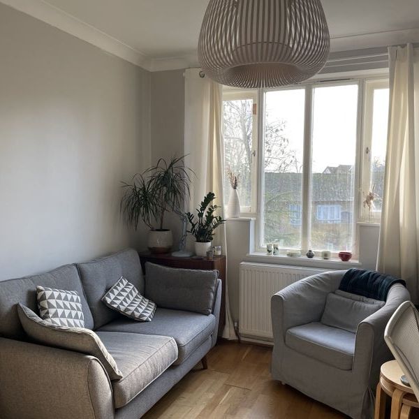 Room in a Shared Flat, Whidborne Close, SE8 - Photo 1