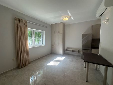 Studio/Γκαρσονιέρα για ενοικίαση Παντοκράτορος - Αρχαίο Ωδείο (Πάτρα) - Photo 4