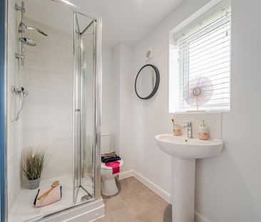 3 bedroom detached house to rent - Photo 2