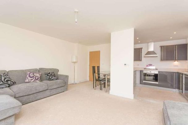 High Road, Harrow Weald, HA3 - Photo 1