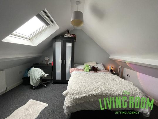 6 bedroom house to rent - Photo 1