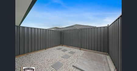 Cosy & Modern Granny Flat! - Photo 3