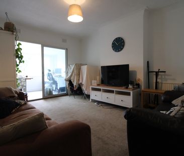 4 Bed Terraced House, Atkins Road, SW12 - Photo 2