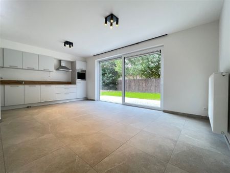 Nouvelle maison dans un quartier résidentiel - Photo 4