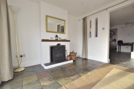 2 bedroom terraced house to rent - Photo 2