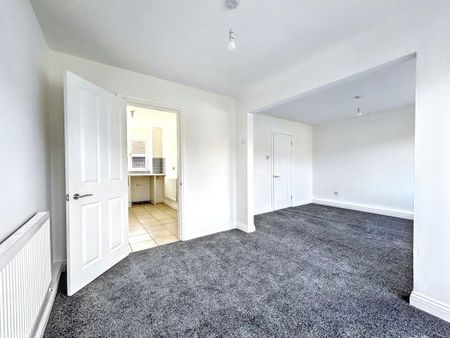 3 bed semi-detached house to rent in SR8 - Photo 3