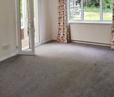 3 bedroom House To Let Total Size: 1012 SQ FT - Photo 3