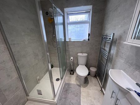 5 bedroom house share to rent - Photo 5