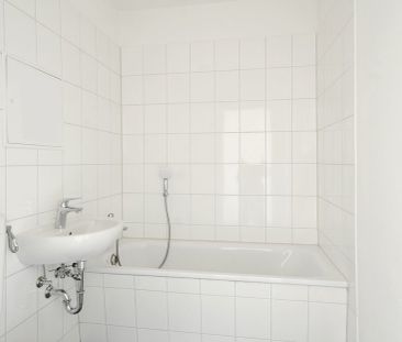 ERSTBEZUG mit 3 Zimmern, Balkon u. Badewanne! - Photo 1